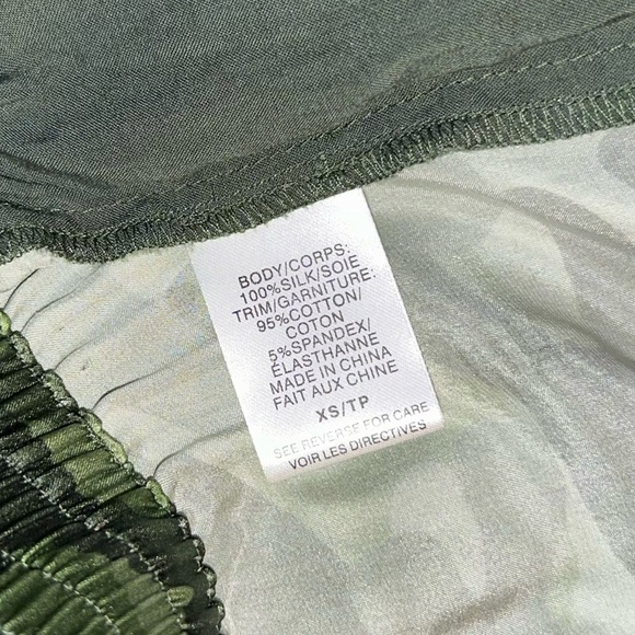 CAMI NYC Revolve The Sadie Pant in Camo Green 100% Silk Pull On Joggers XS - Picture 12 of 12